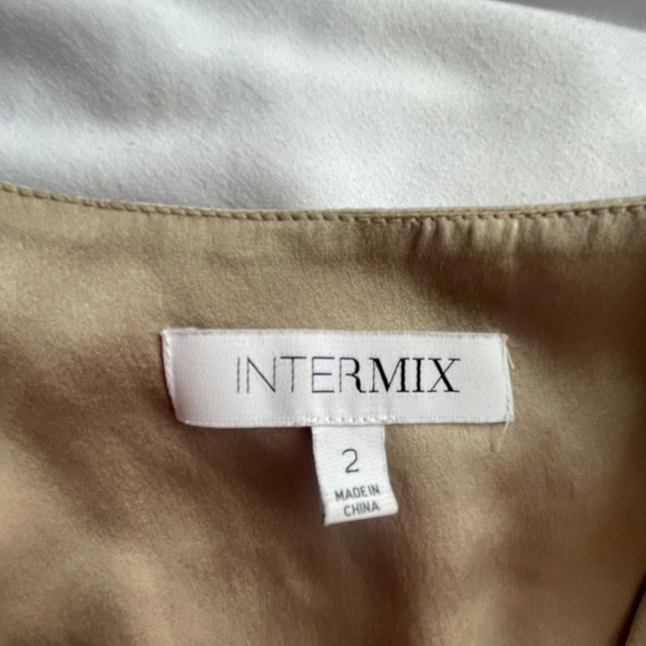 Intermix Silk Blouse with missing button (EASY FIX) - Picture 4 of 4